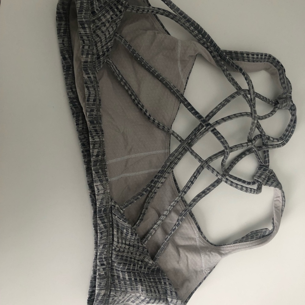 Sports bra - size 6 lululemon